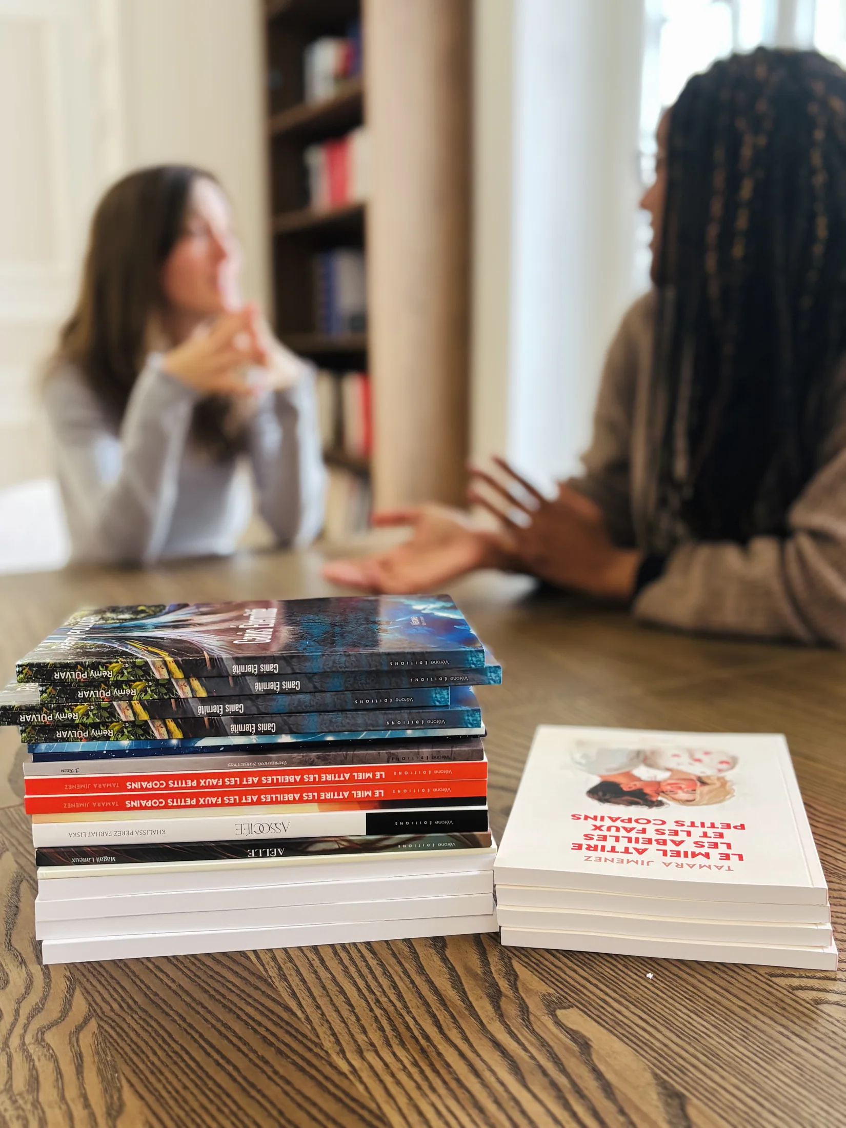 Échanges autour de livres dans les locaux de Rivoli Paris